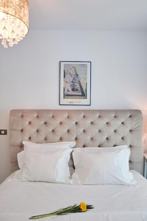 Submarine Apartment Spa N Pool Beach Resort Нэводари Экстерьер фото